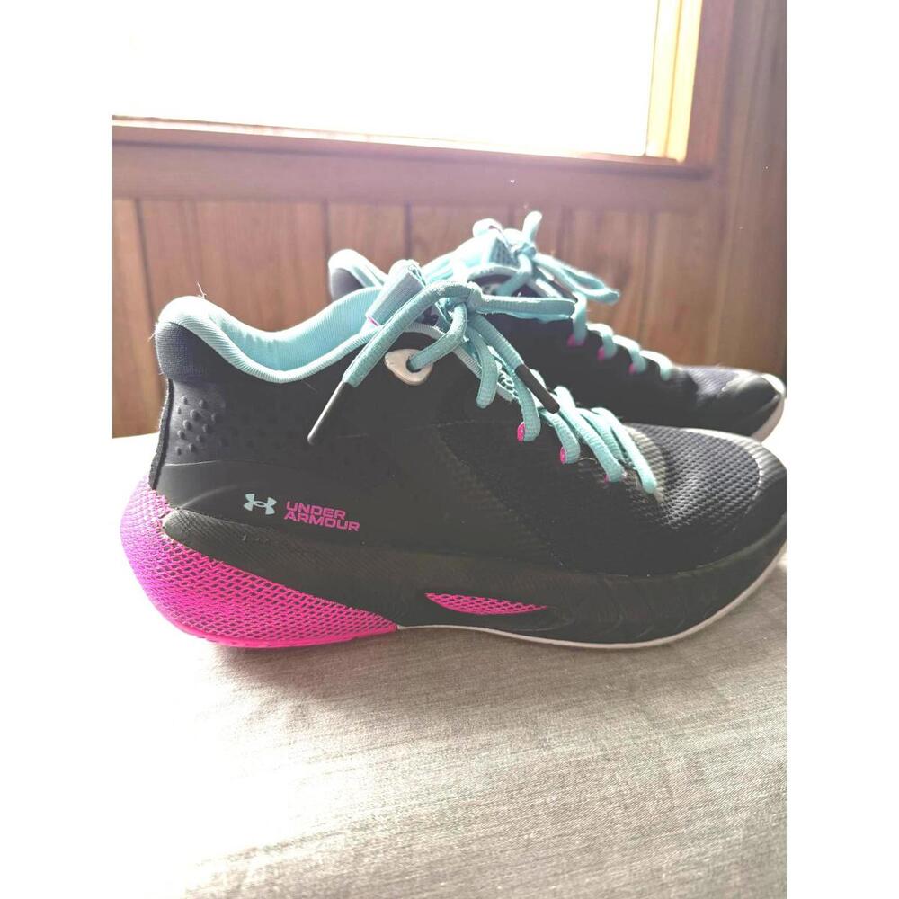 Under Armour HOVR Breakthru Women's Size 8.5 Basketball Shoes Black Pink Blue